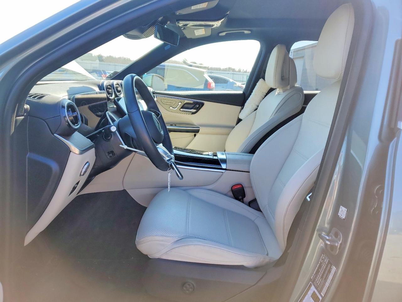2025 MERCEDES-BENZ GLC 350E photo 13