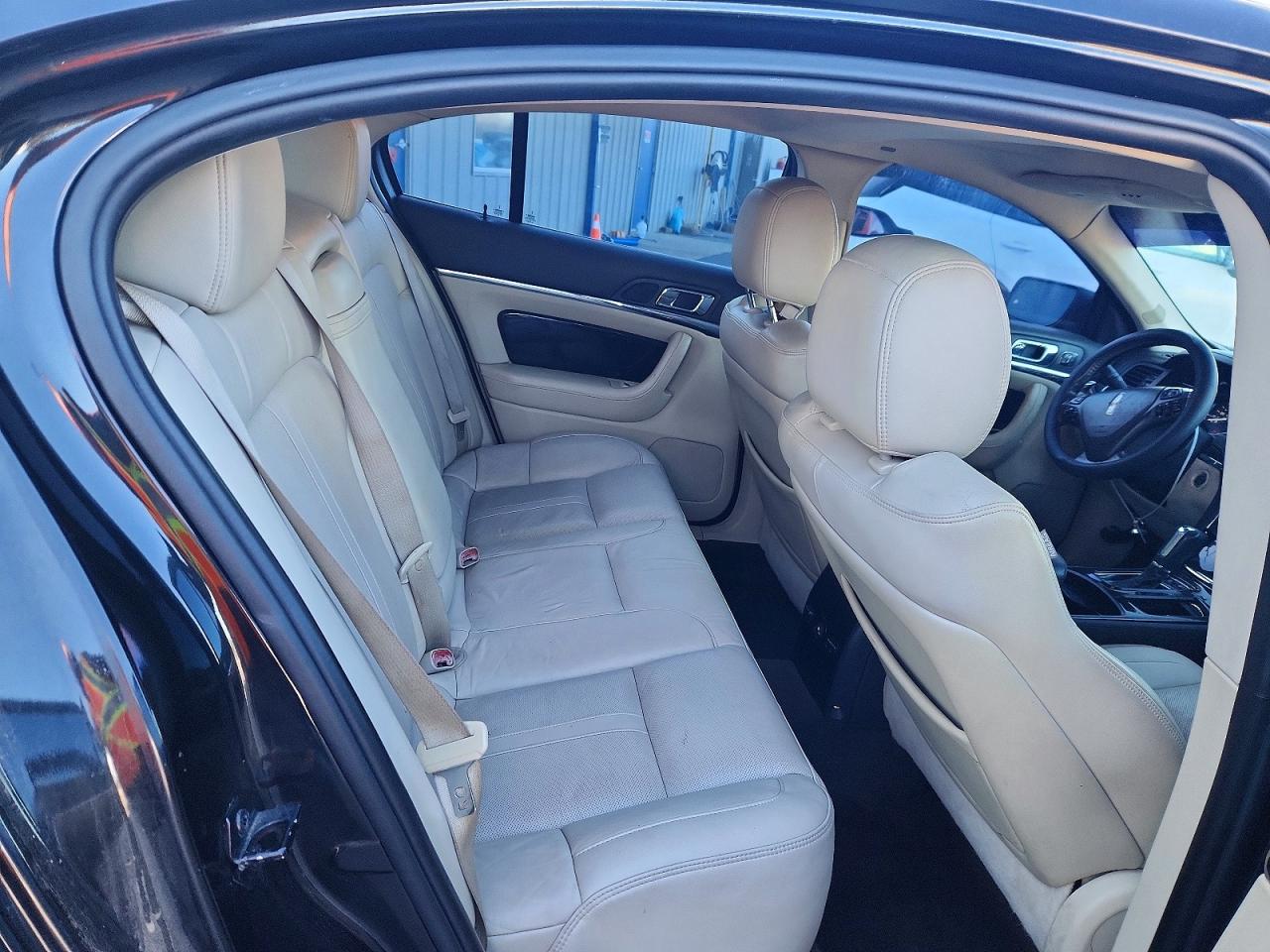 2013 LINCOLN MKS photo 19