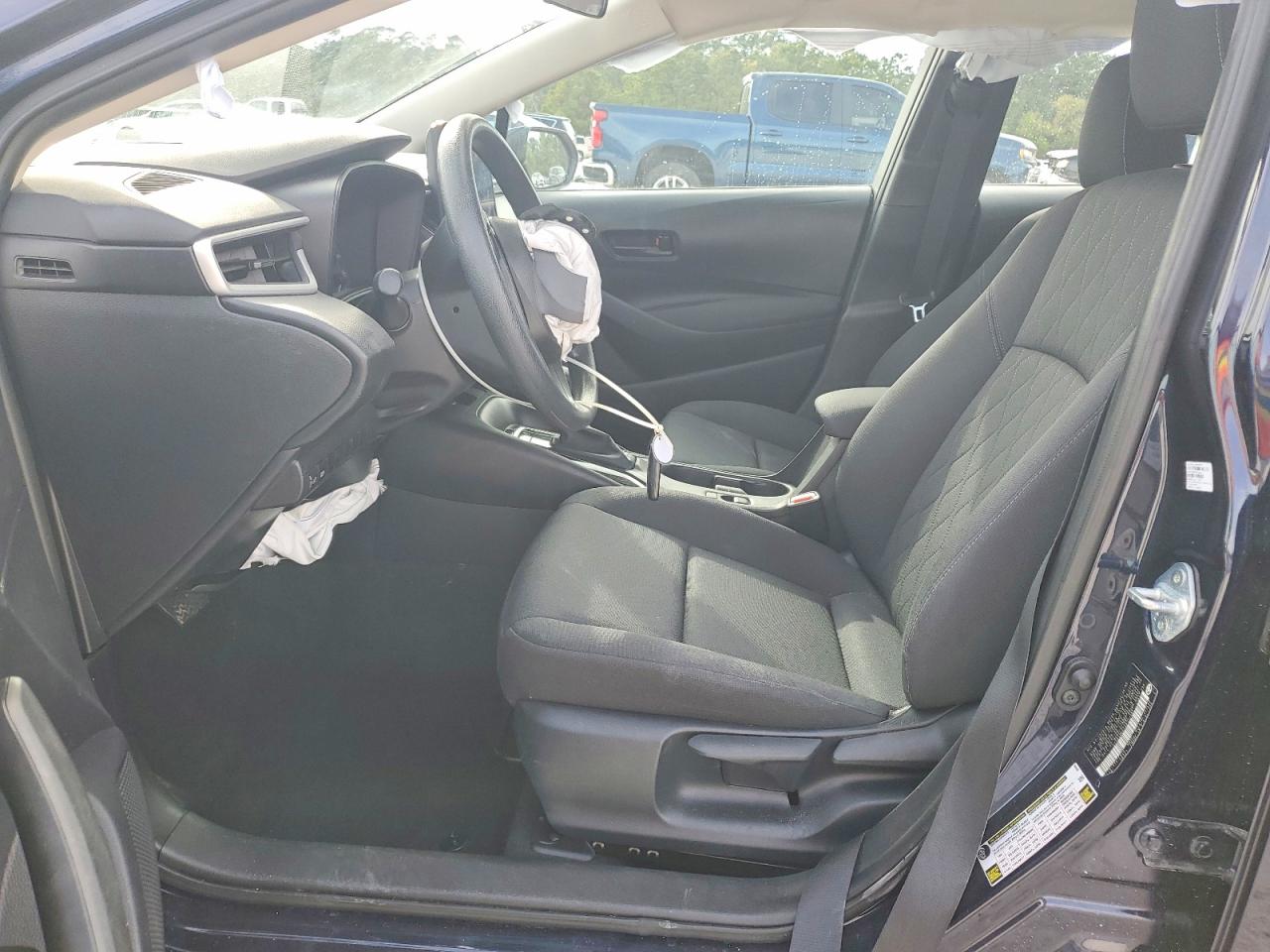 2025 TOYOTA COROLLA LE photo 7