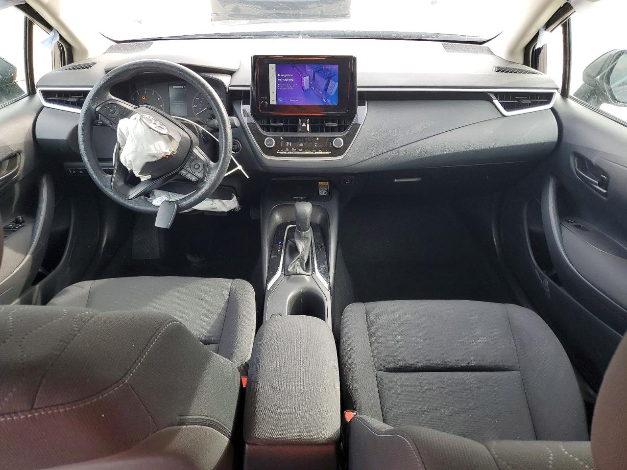 2025 TOYOTA COROLLA LE photo 8