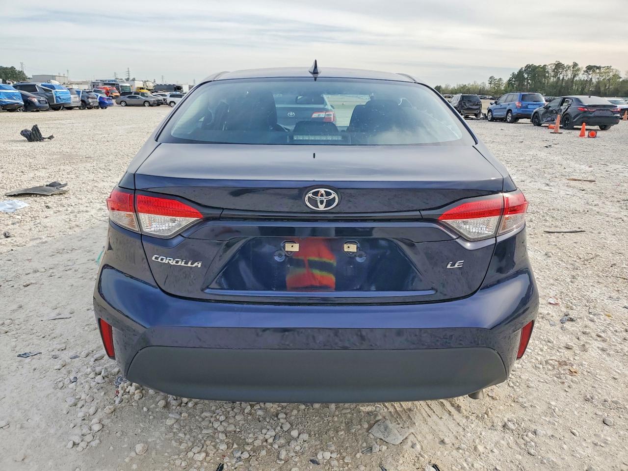 2025 TOYOTA COROLLA LE photo 6