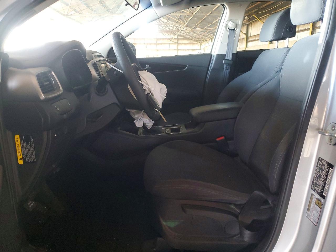 2017 KIA SORENTO LX photo 13