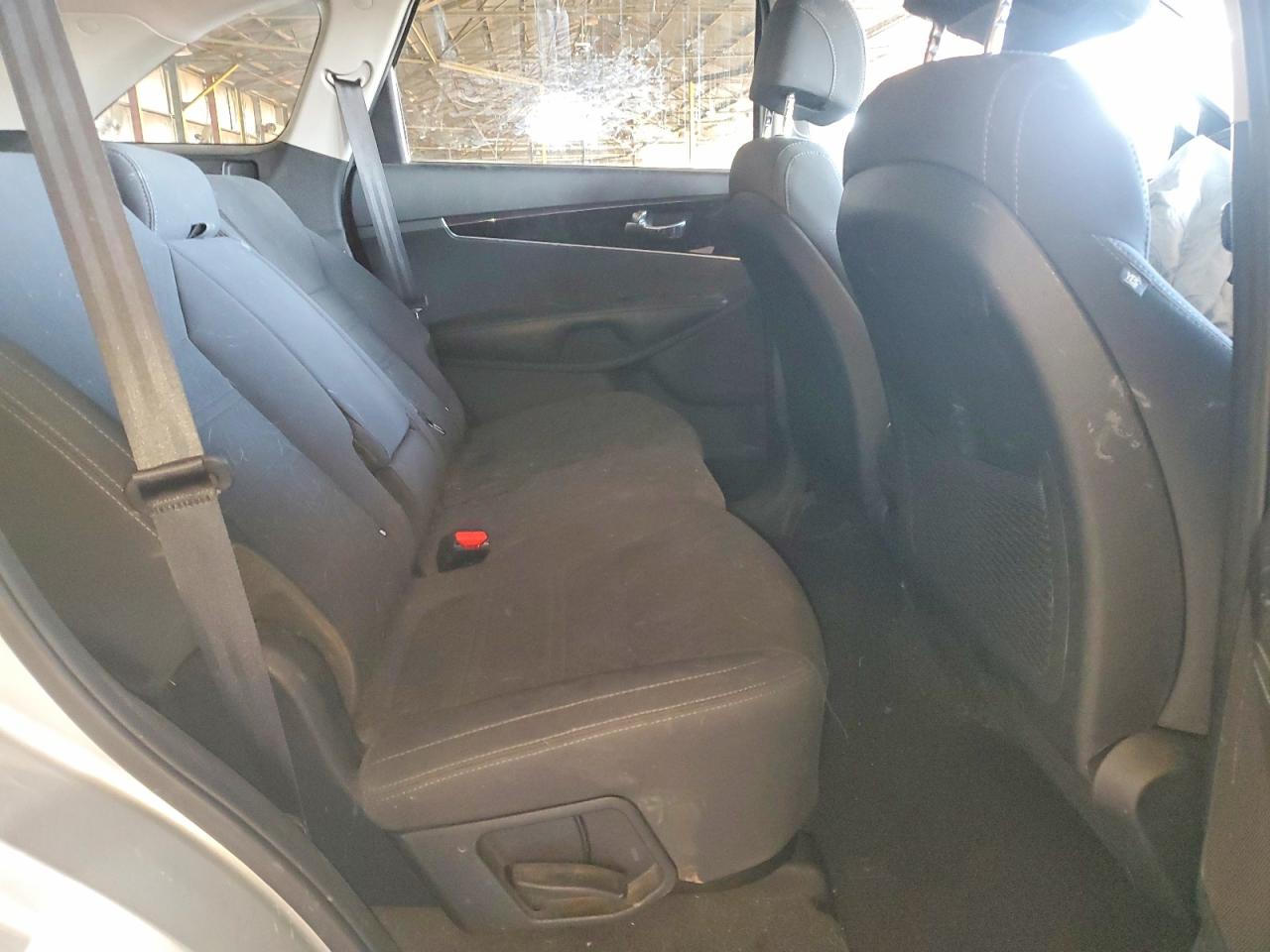 2017 KIA SORENTO LX photo 19