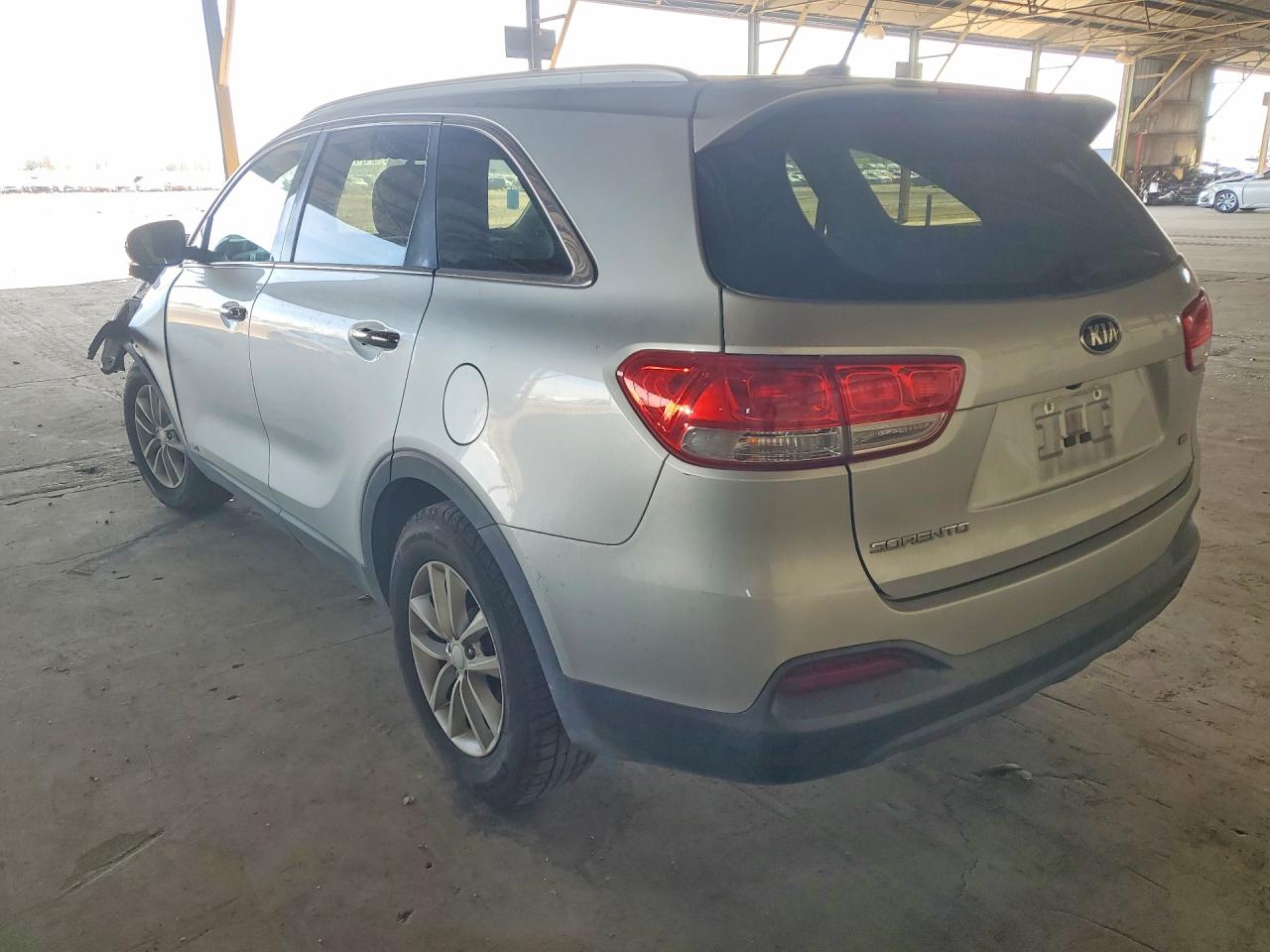 2017 KIA SORENTO LX photo 3