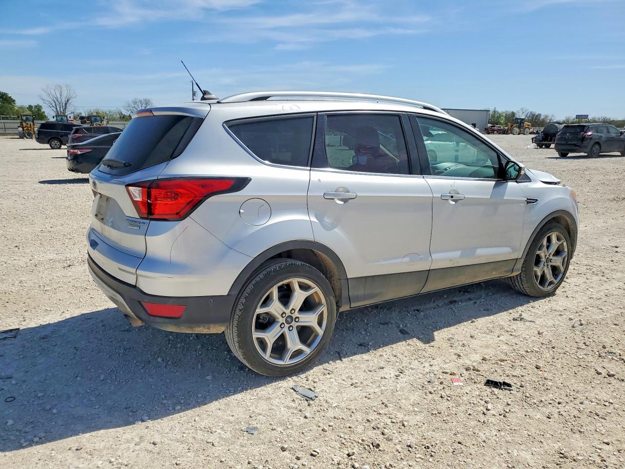 2019 FORD ESCAPE TITANIUM photo 5