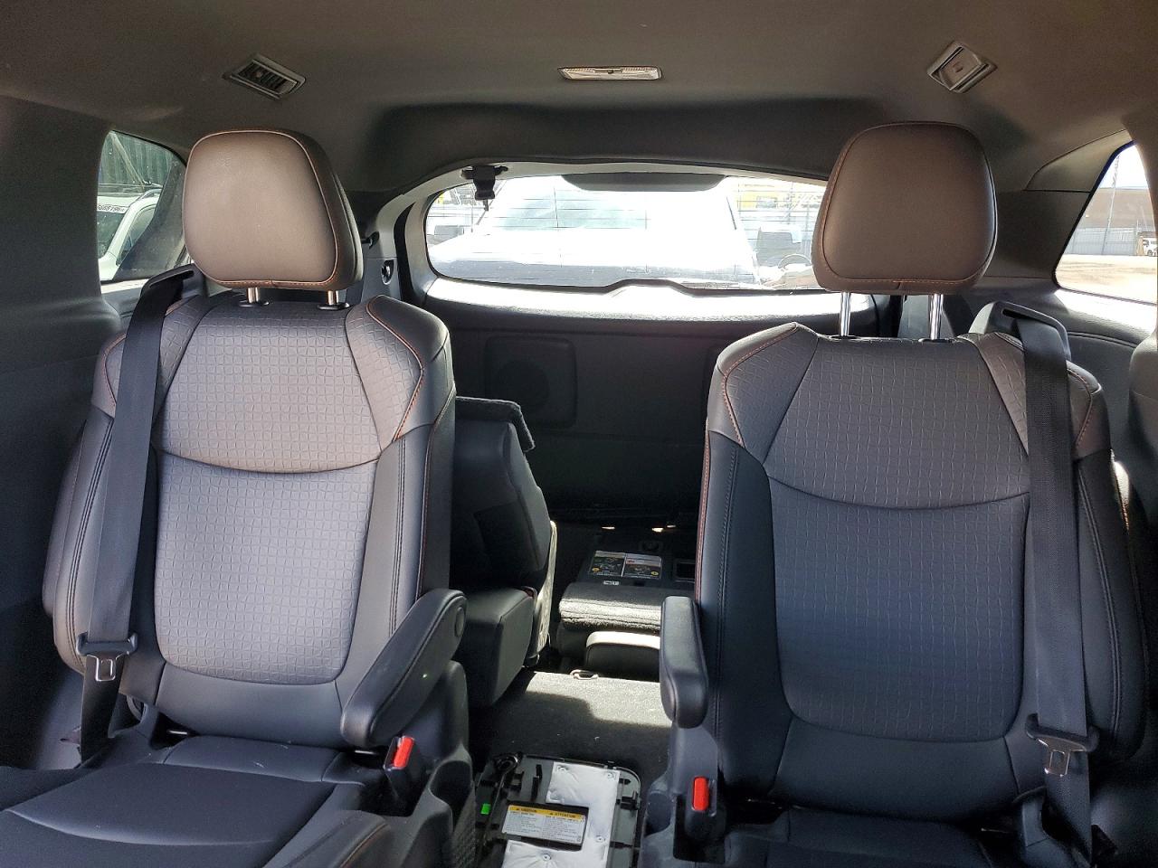 2022 TOYOTA SIENNA XSE 7-PASSENGER photo 10