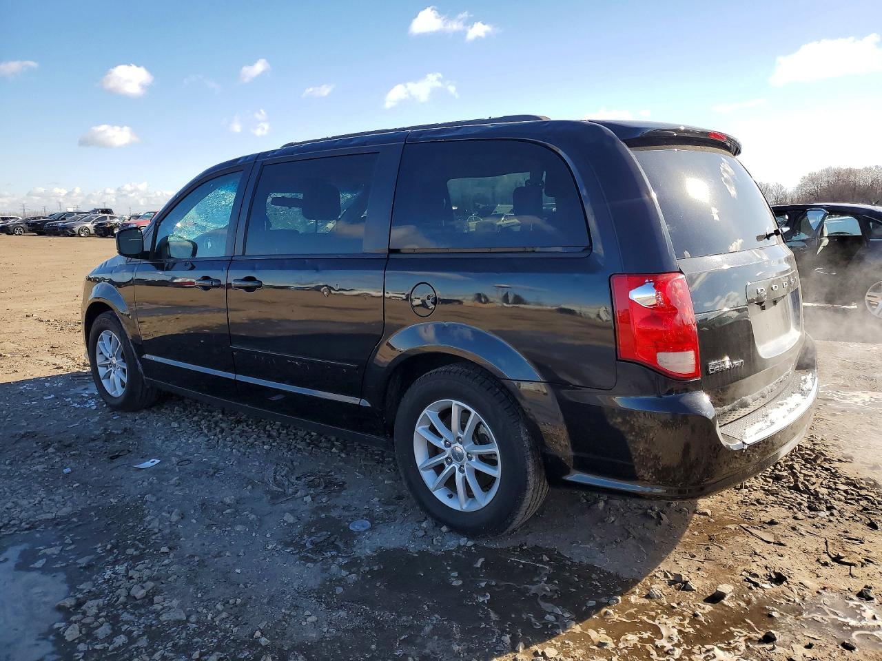 2015 DODGE GRAND CARAVAN SXT photo 2