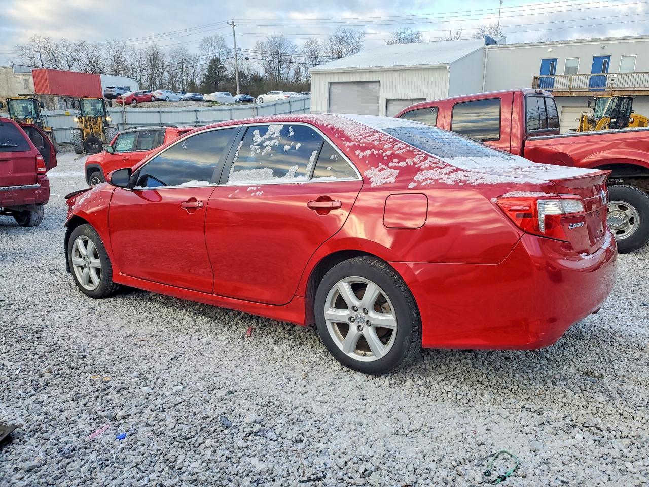 2014 TOYOTA CAMRY SE photo 2