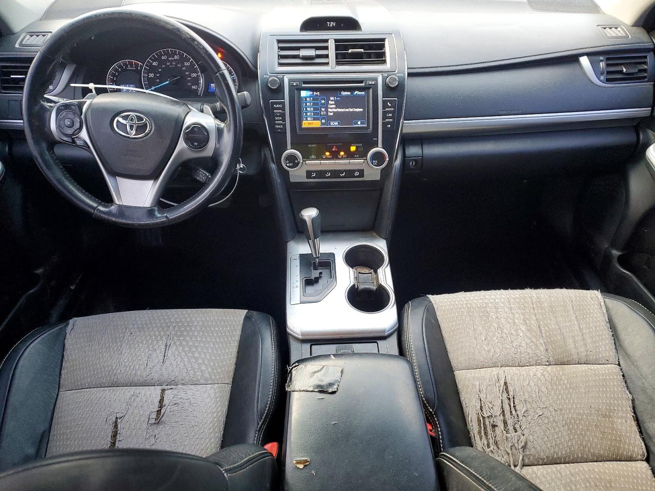 2014 TOYOTA CAMRY SE photo 8