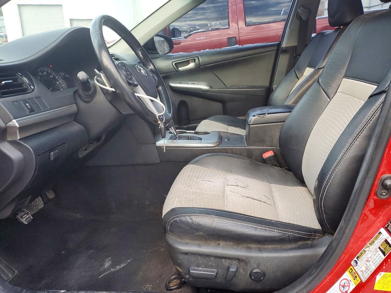 2014 TOYOTA CAMRY SE photo 7
