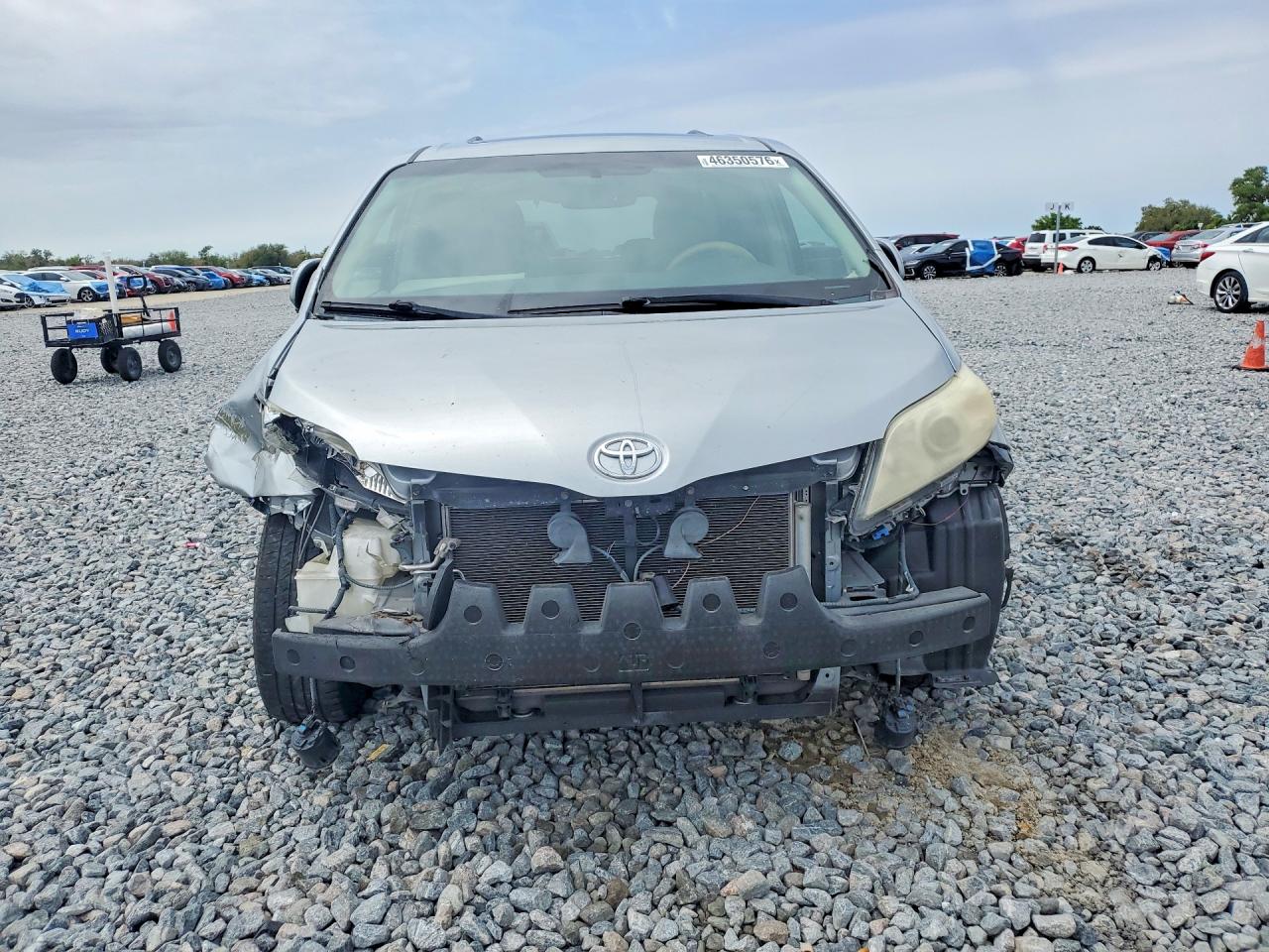 2014 TOYOTA SIENNA XLE 8-PASSENGER photo 9