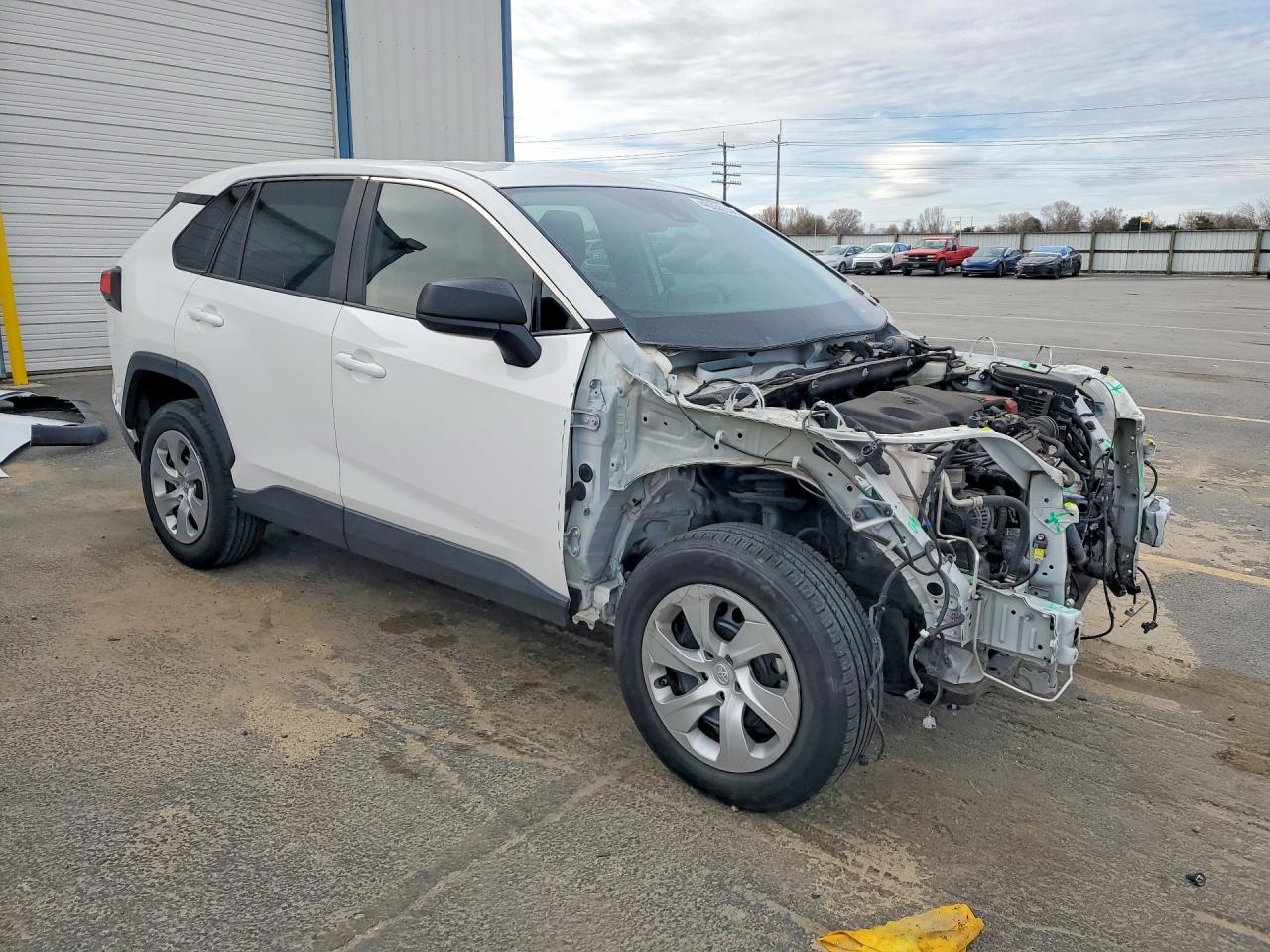 2022 TOYOTA RAV4 LE photo 4