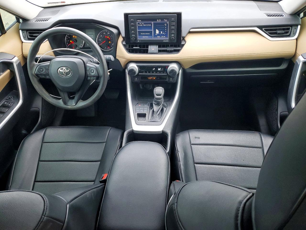 2022 TOYOTA RAV4 LE photo 8