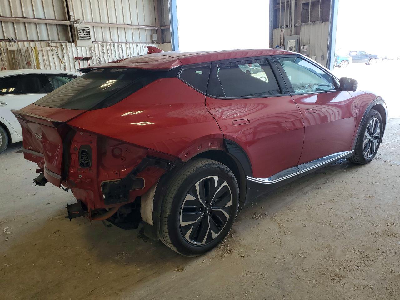 2024 KIA EV6 WIND photo 3