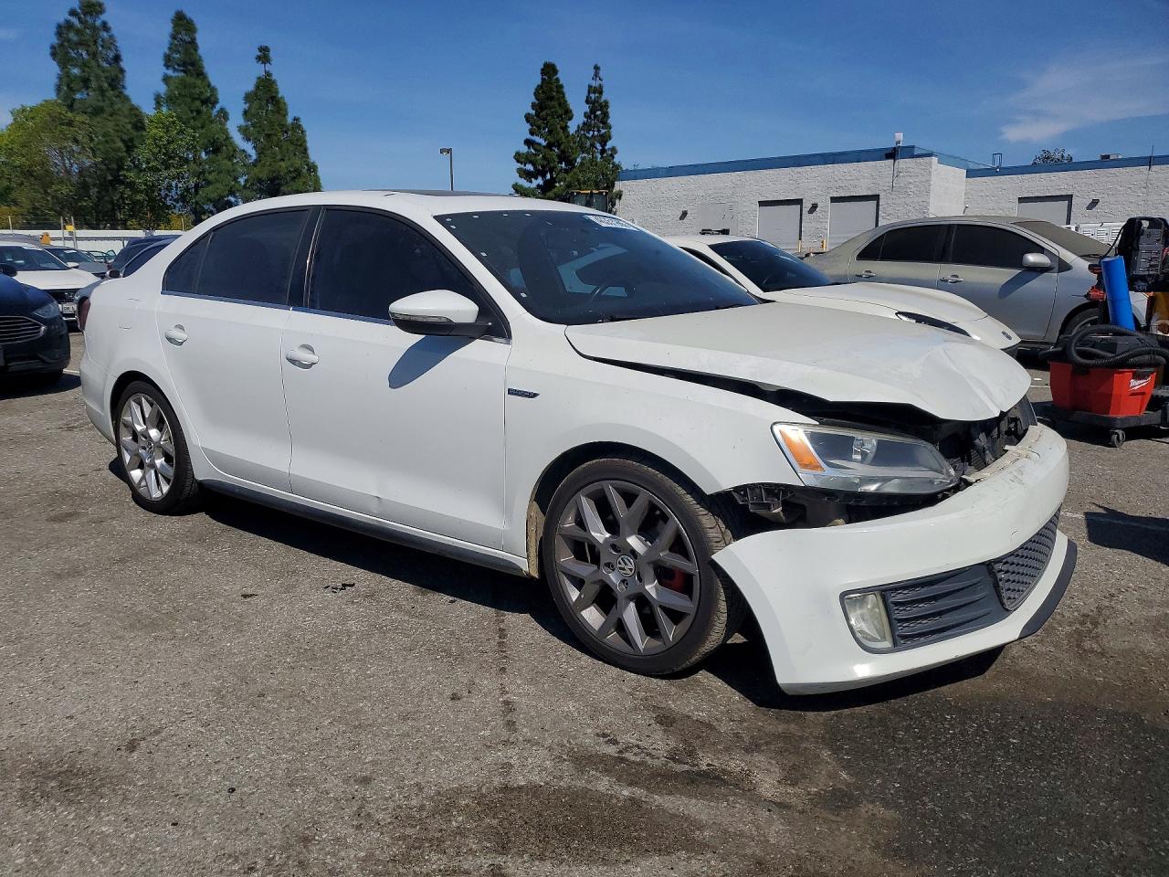 2014 VOLKSWAGEN JETTA GLI photo 4
