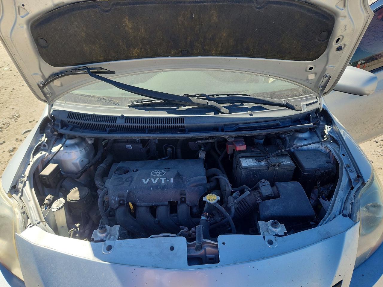 2010 TOYOTA YARIS BASE photo 11