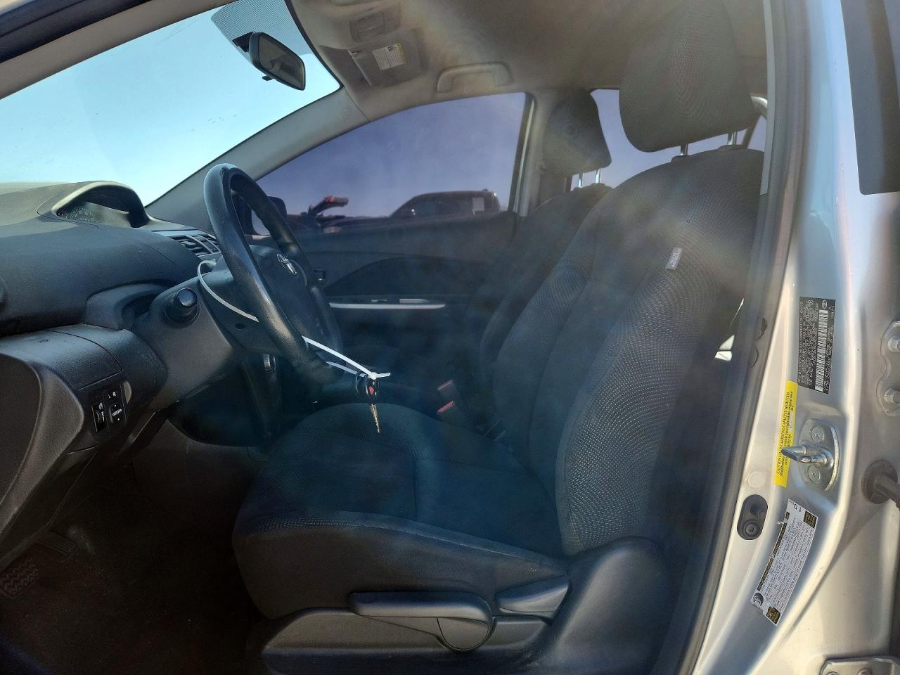 2010 TOYOTA YARIS BASE photo 7