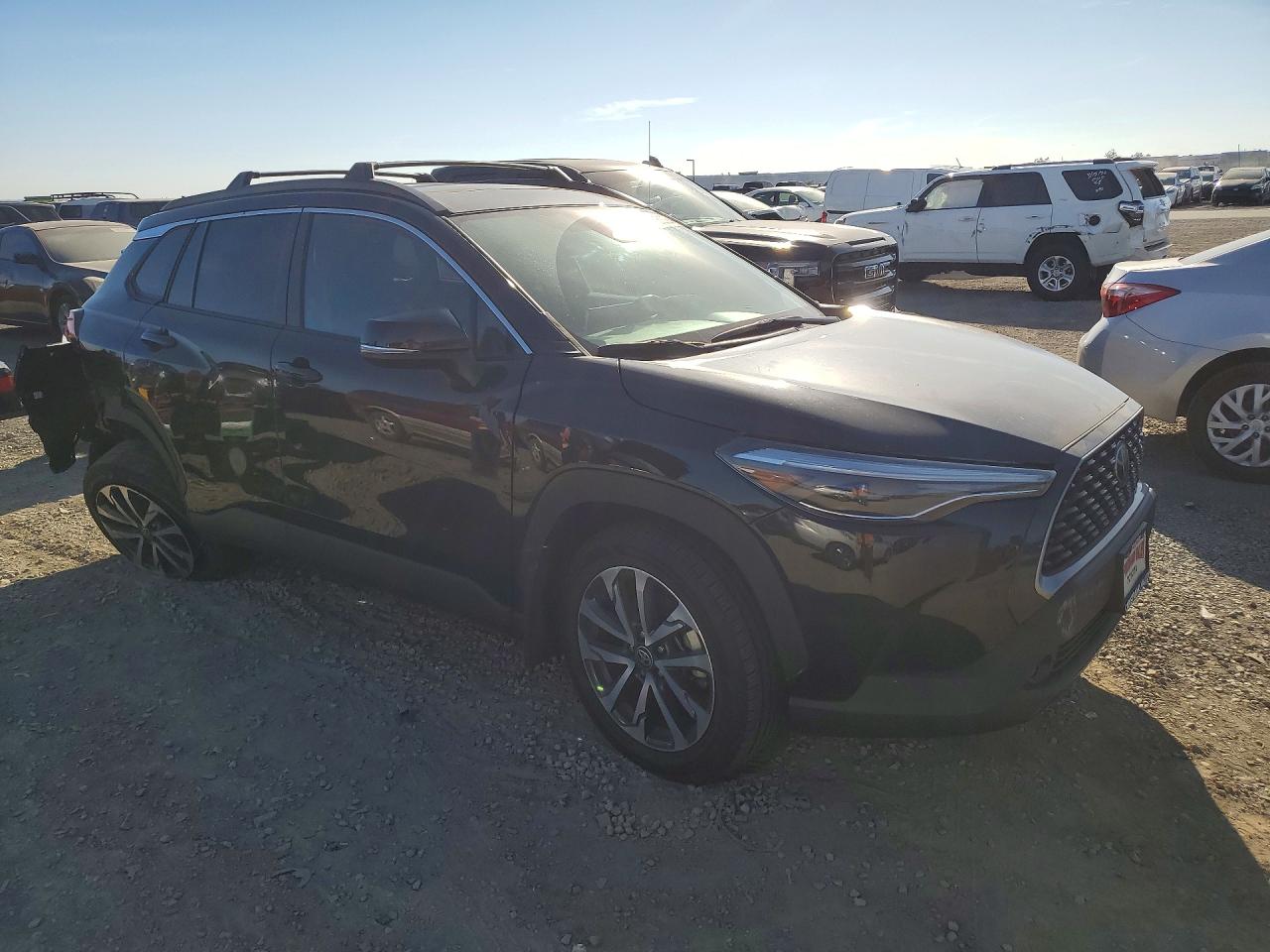 2024 TOYOTA COROLLA CROSS XLE photo 7