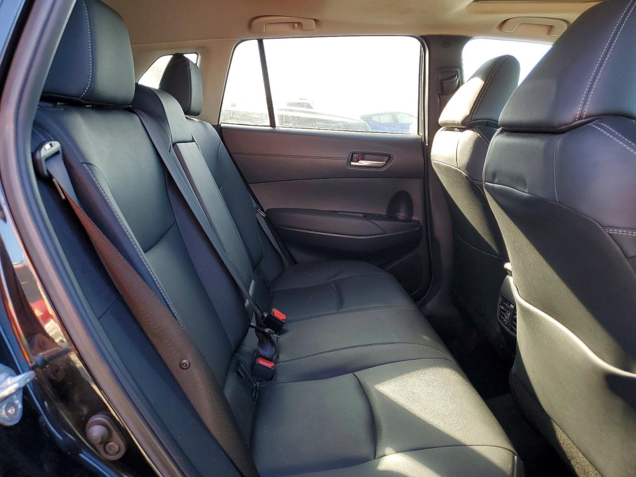 2024 TOYOTA COROLLA CROSS XLE photo 21