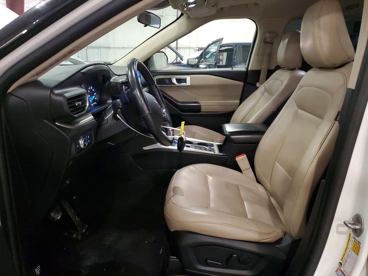 2020 FORD EXPLORER XLT photo 13