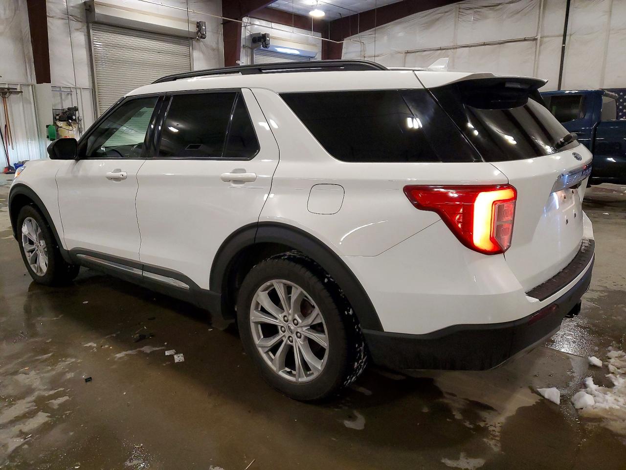 2020 FORD EXPLORER XLT photo 3