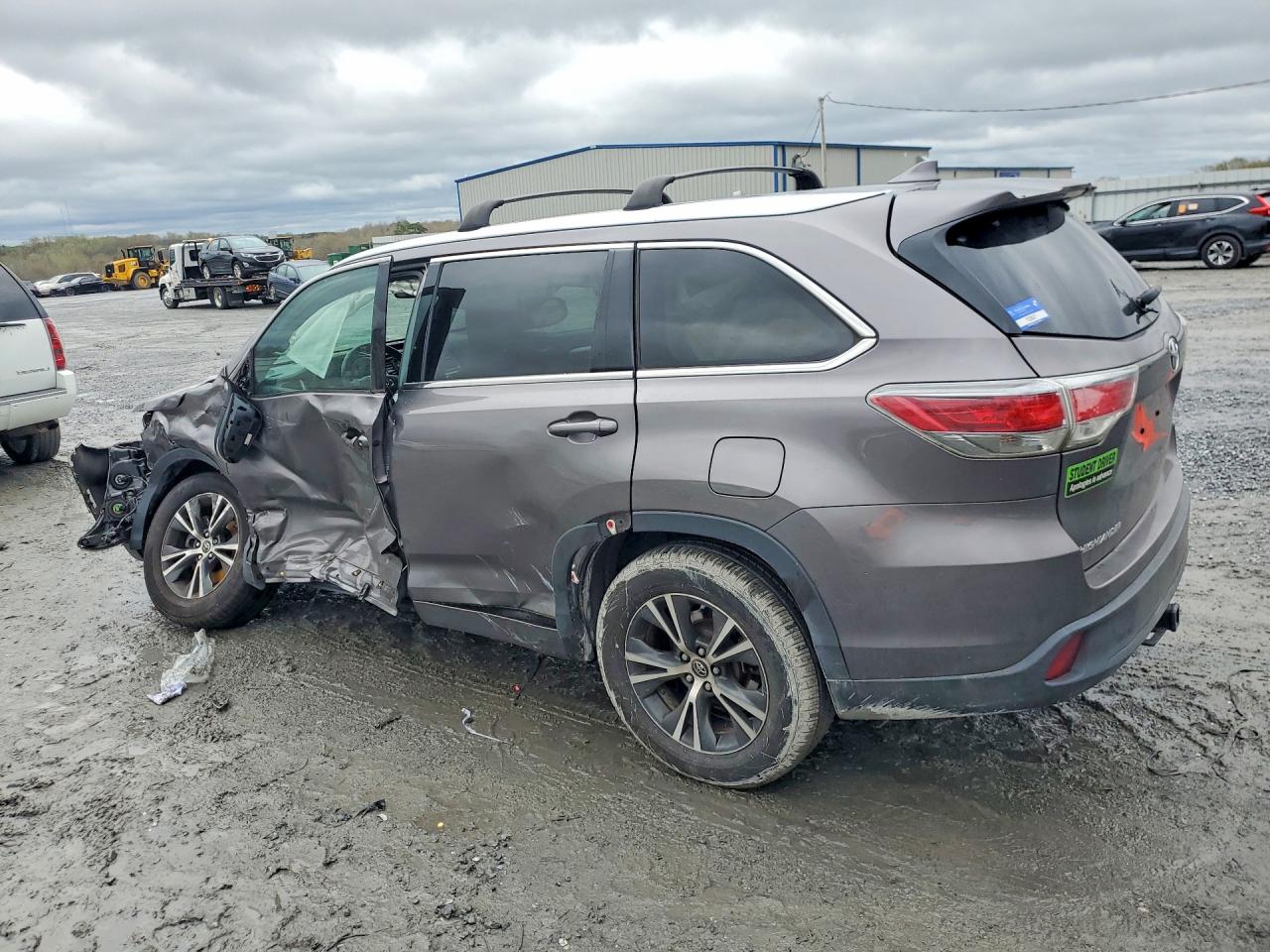 2016 TOYOTA HIGHLANDER XLE photo 2