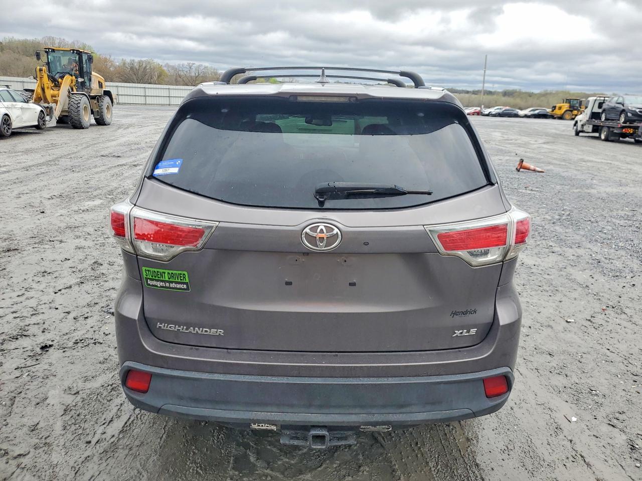 2016 TOYOTA HIGHLANDER XLE photo 6