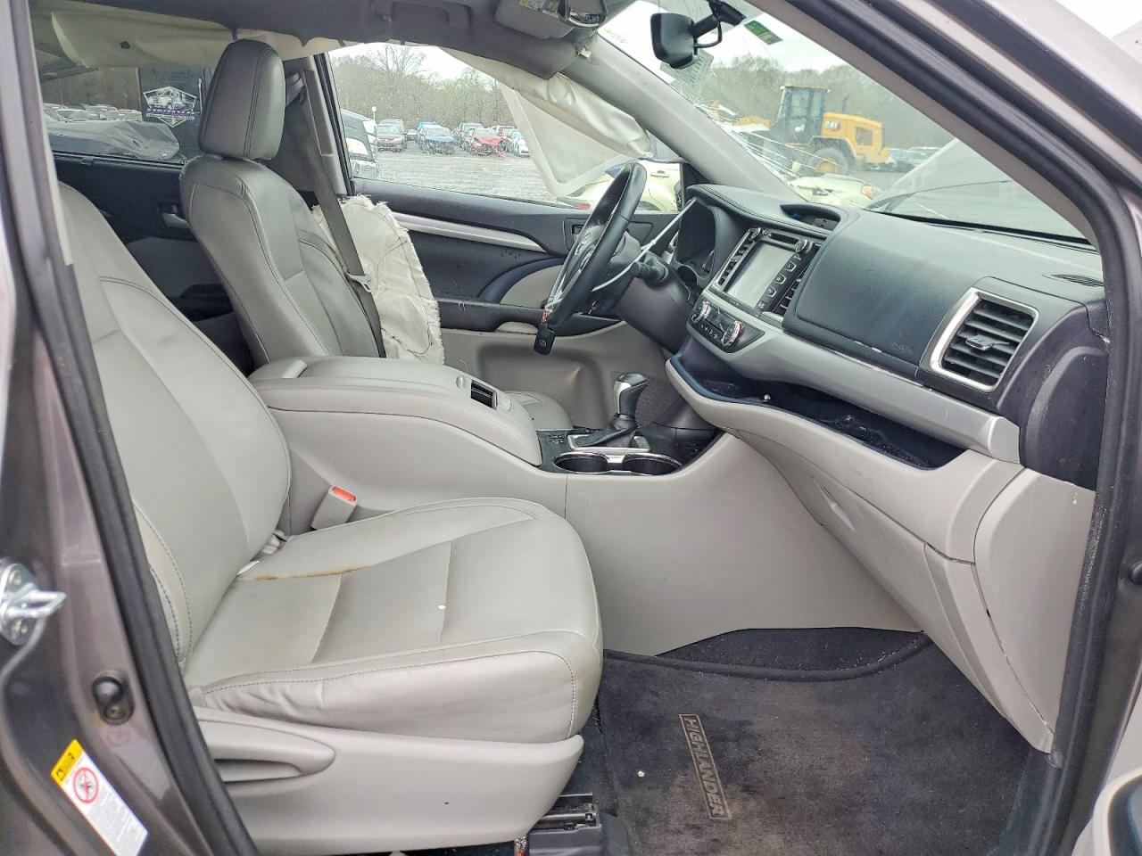 2016 TOYOTA HIGHLANDER XLE photo 7