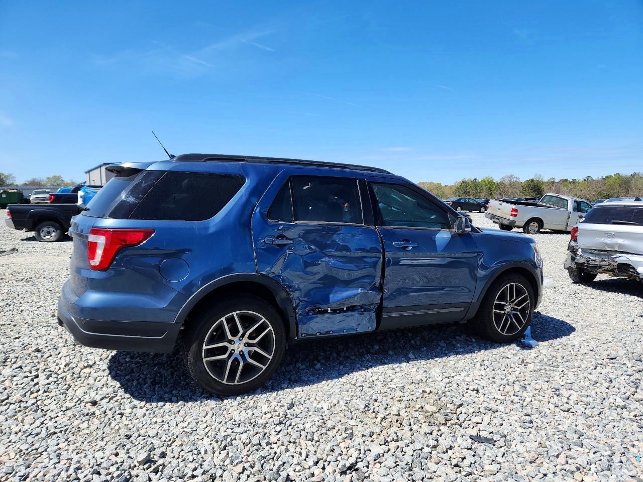 2018 FORD EXPLORER XLT photo 7