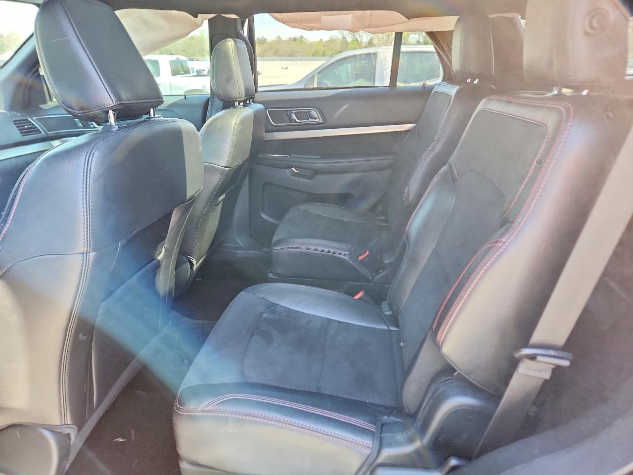 2018 FORD EXPLORER XLT photo 31