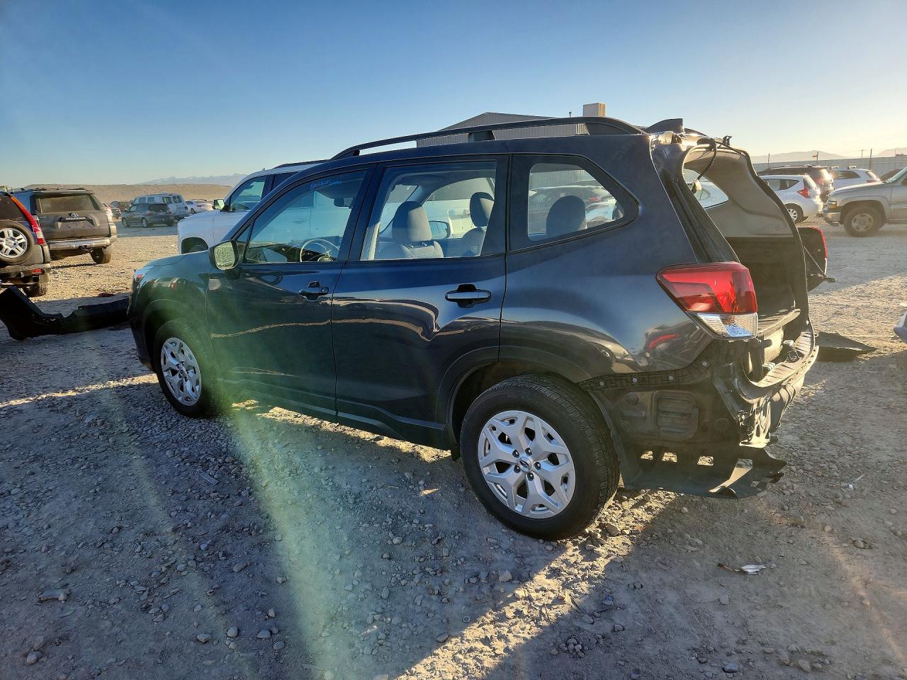 2019 SUBARU FORESTER photo 3
