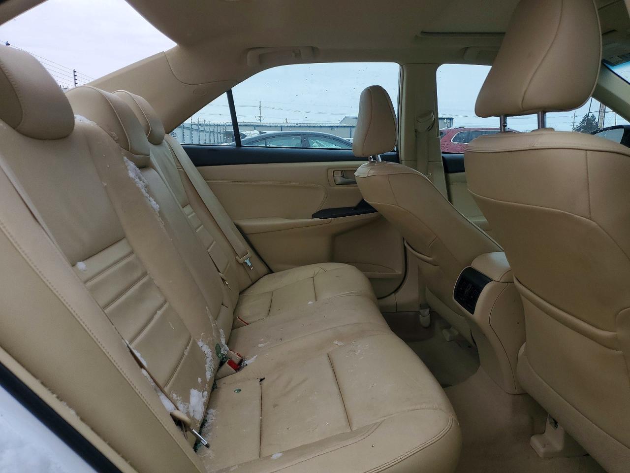 2015 TOYOTA CAMRY XLE photo 28