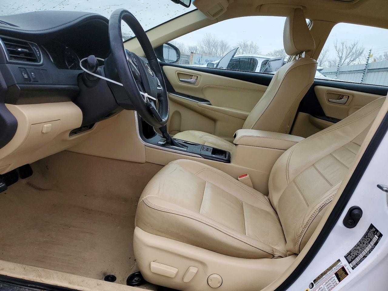 2015 TOYOTA CAMRY XLE photo 19