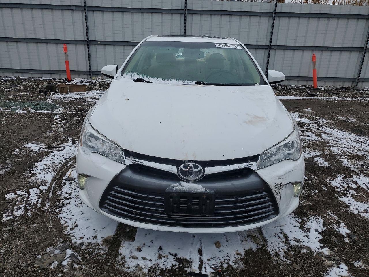 2015 TOYOTA CAMRY XLE photo 13