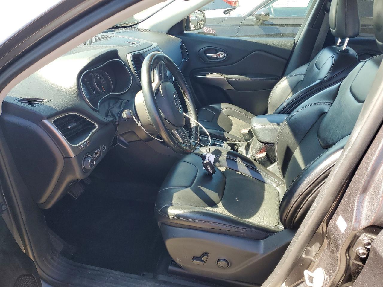 2019 JEEP CHEROKEE LATITUDE PLUS photo 7