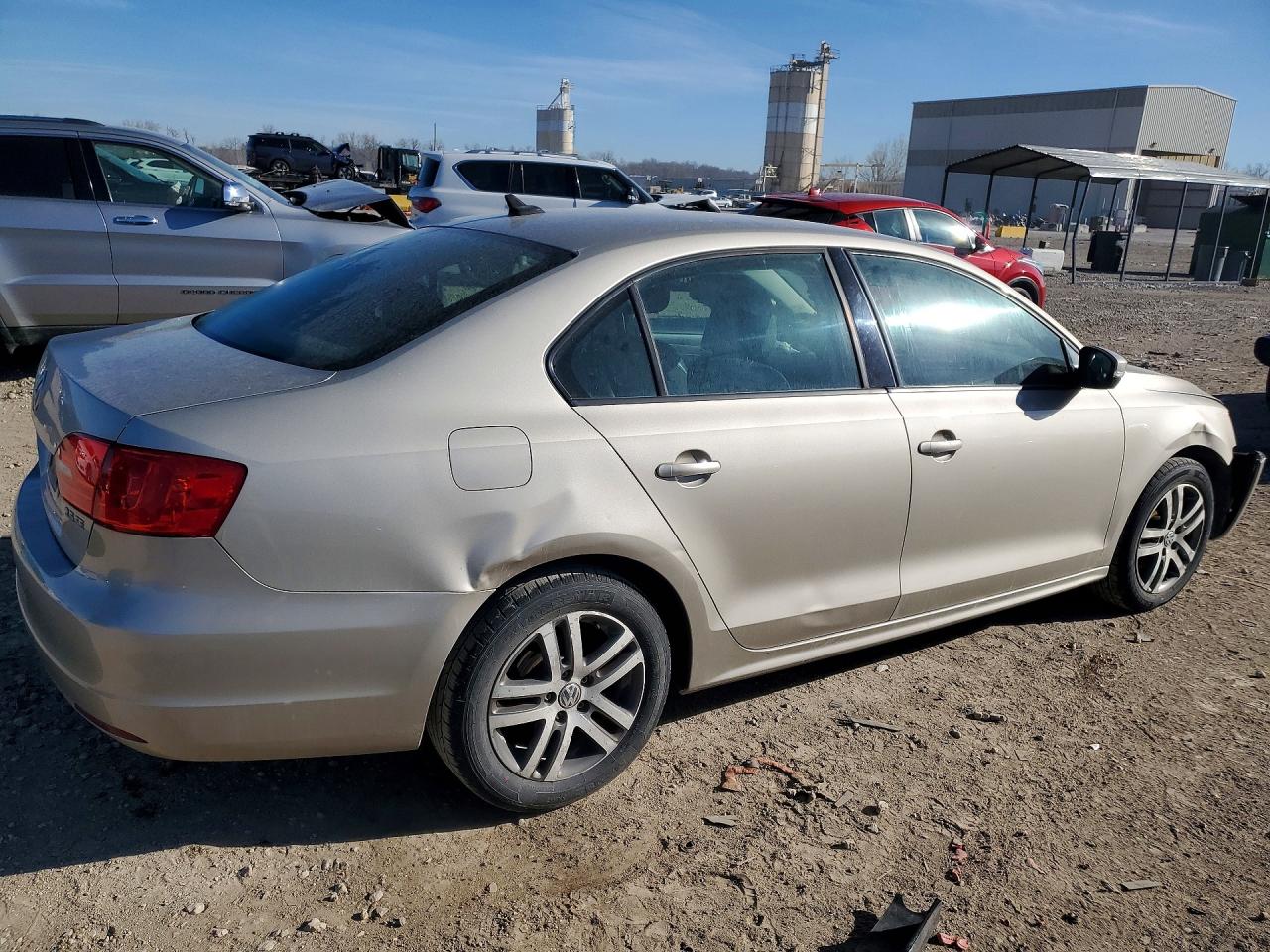 2012 VOLKSWAGEN JETTA SE photo 5