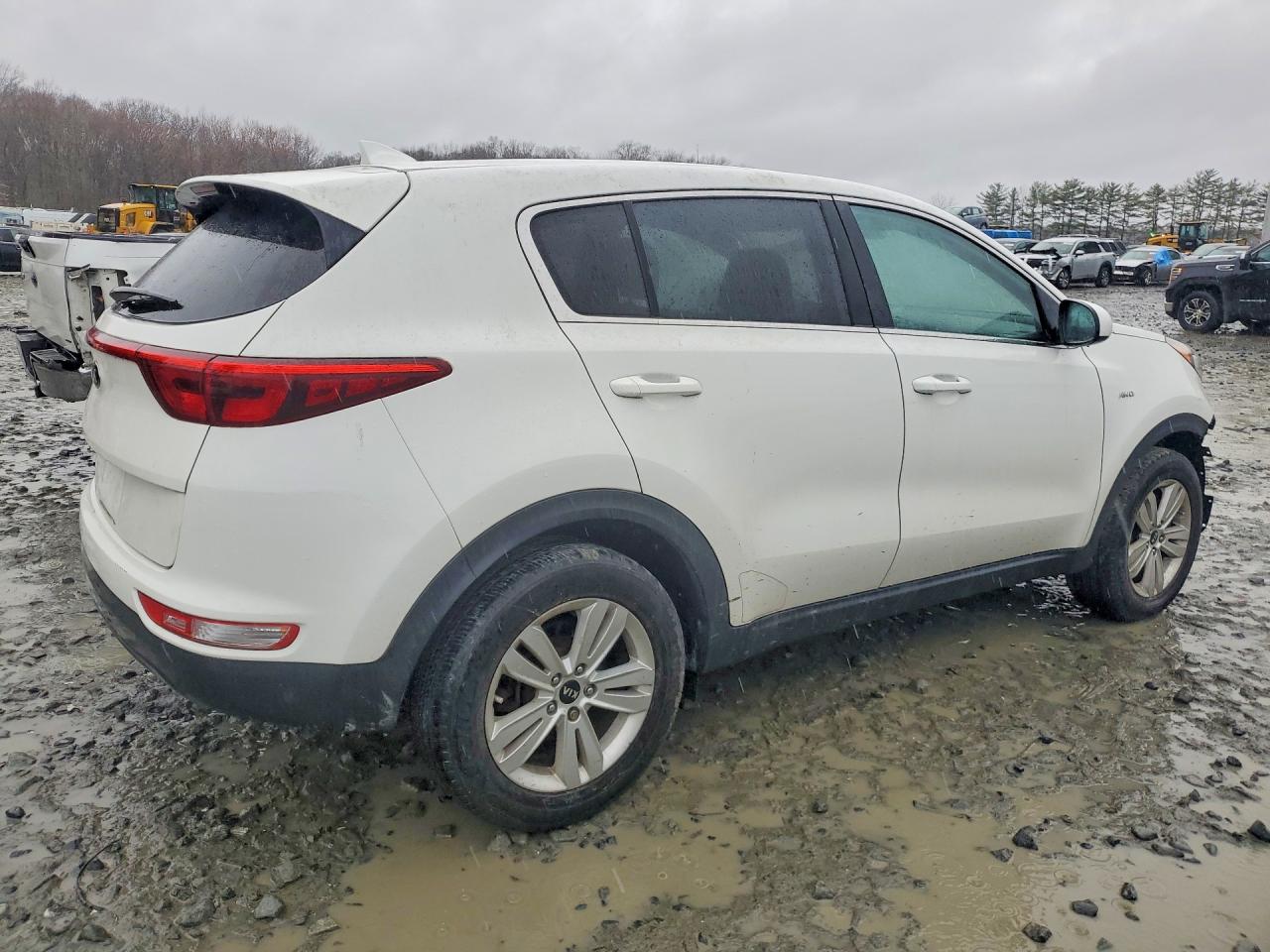 2017 KIA SPORTAGE LX photo 3