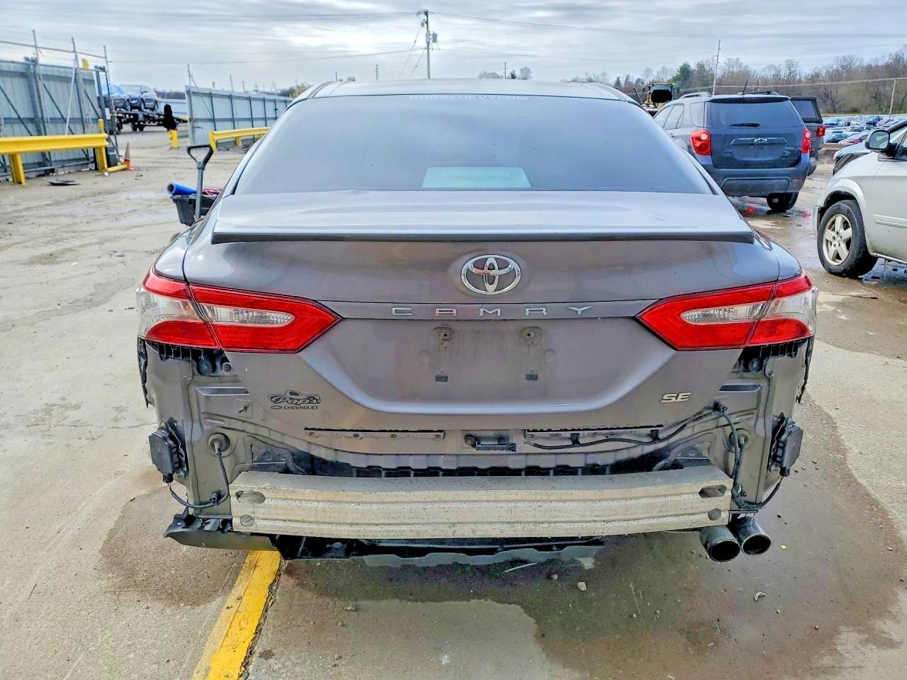 2018 TOYOTA CAMRY SE photo 16
