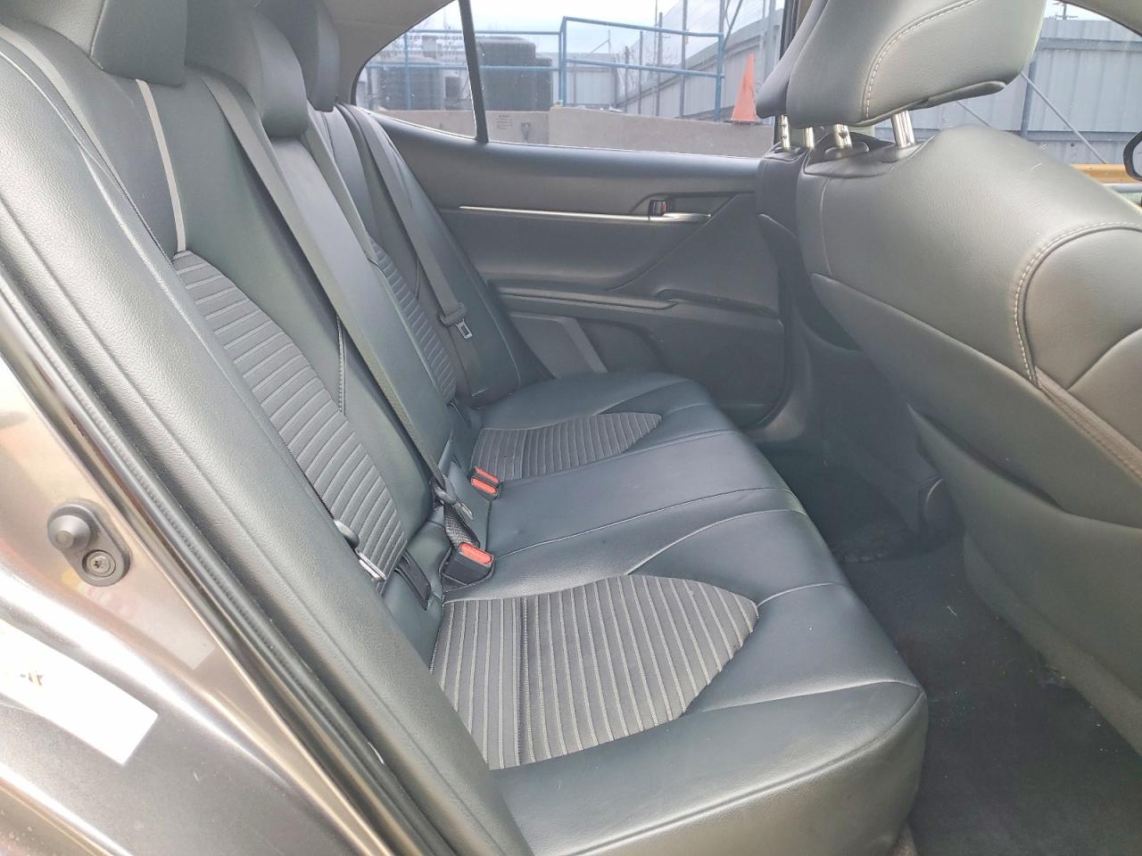 2018 TOYOTA CAMRY SE photo 28