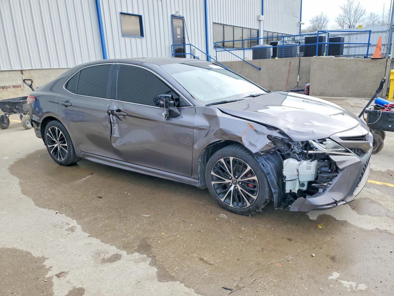 2018 TOYOTA CAMRY SE photo 10