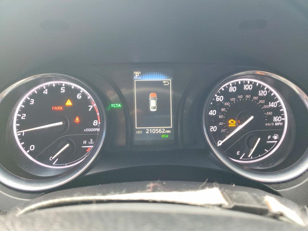 2018 TOYOTA CAMRY SE photo 25