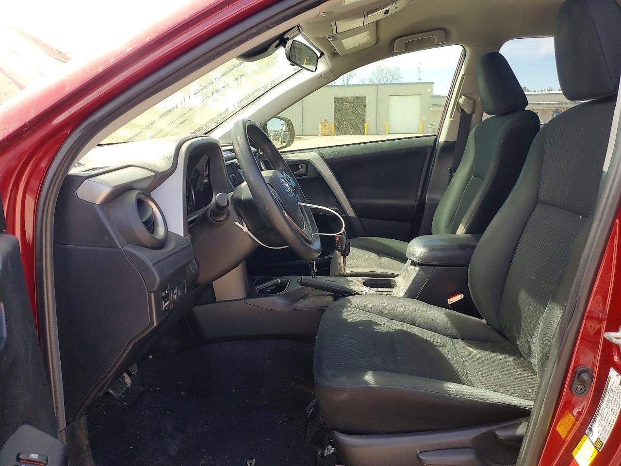 2018 TOYOTA RAV4 LE photo 19
