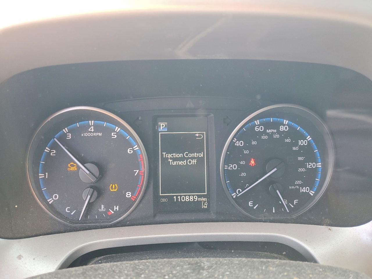 2018 TOYOTA RAV4 LE photo 25