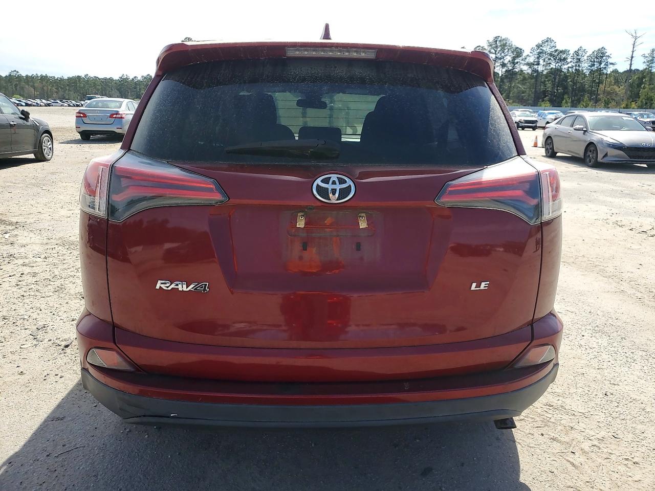2018 TOYOTA RAV4 LE photo 16