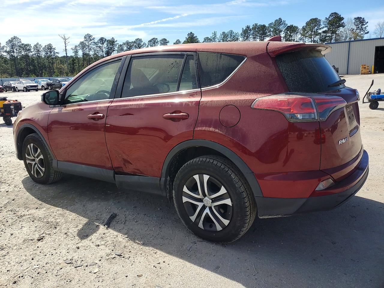 2018 TOYOTA RAV4 LE photo 4