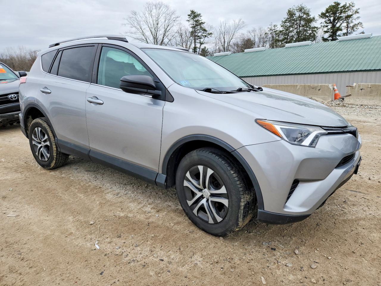 2017 TOYOTA RAV4 LE photo 7