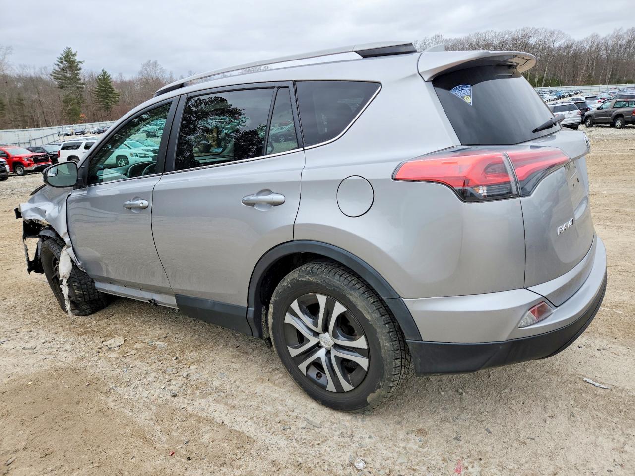 2017 TOYOTA RAV4 LE photo 3