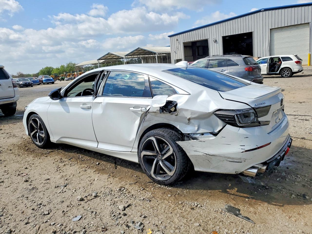 2018 HONDA ACCORD SPORT photo 2
