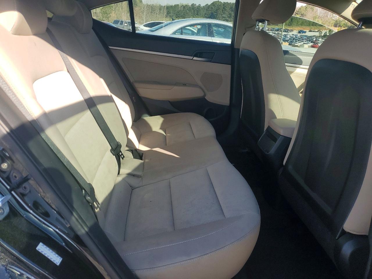2017 HYUNDAI ELANTRA SE photo 10