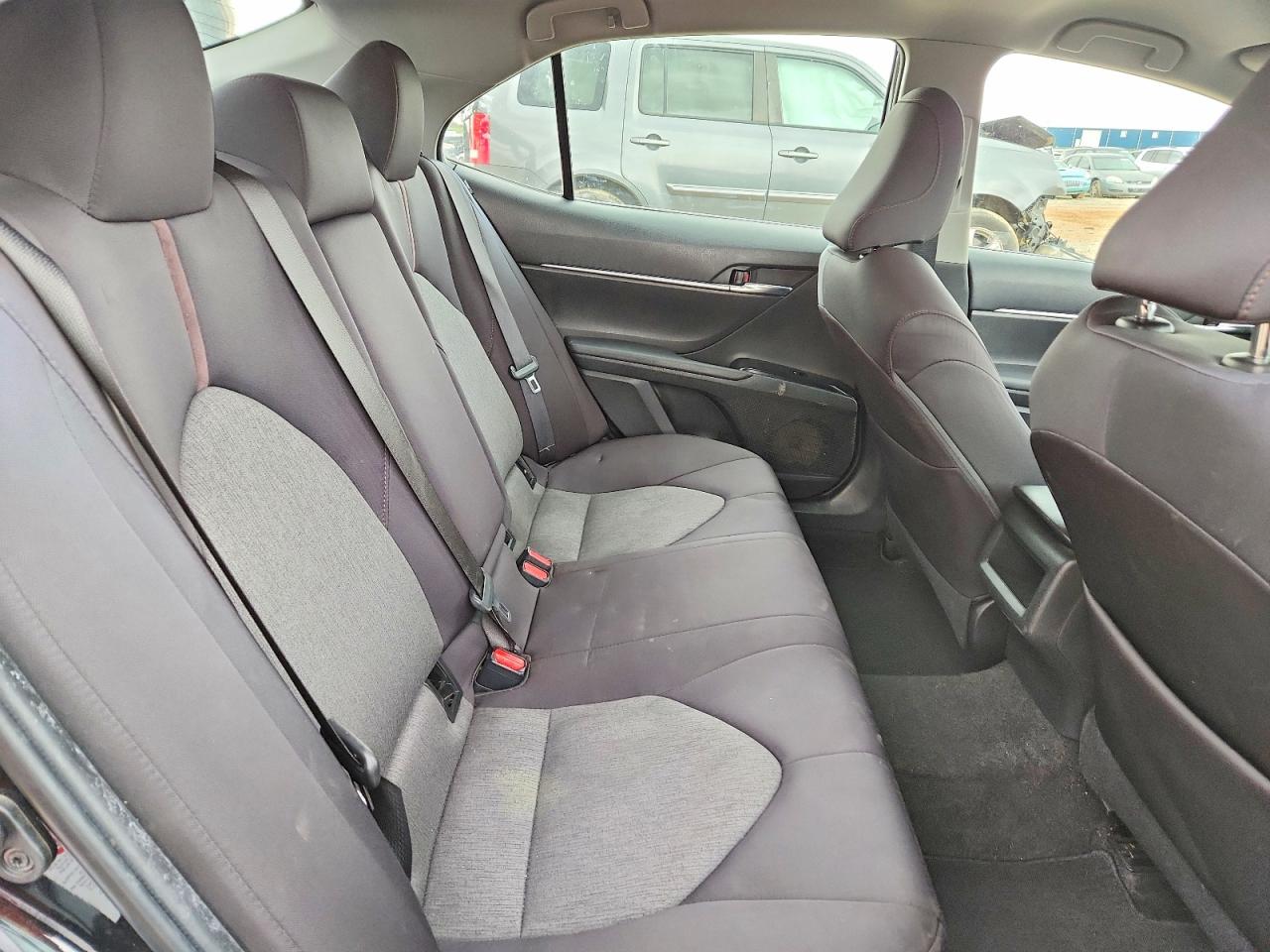 2018 TOYOTA CAMRY LE photo 19